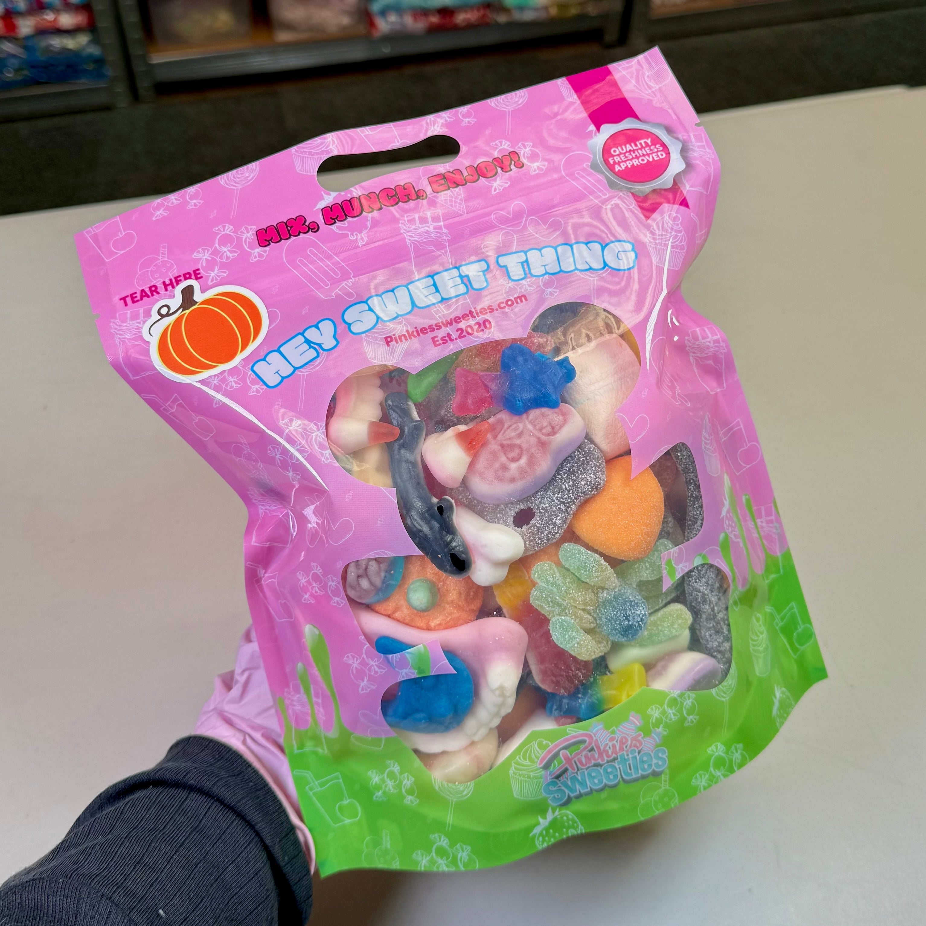 TRICK N' MIX